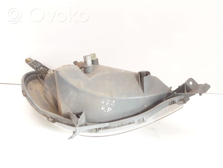 Toyota Yaris Verso Lampa przednia E49557