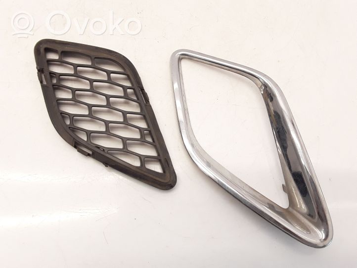 Saab 9-7X Maskownica / Grill / Atrapa górna chłodnicy 15252400