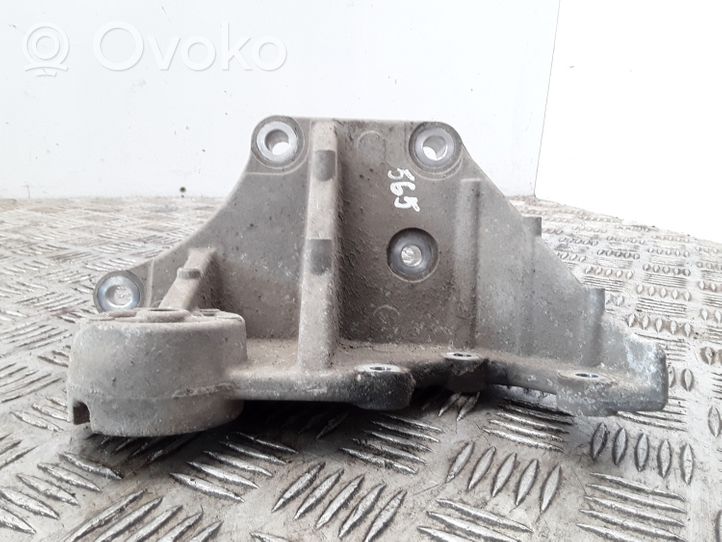 Saab 9-7X Supporto di montaggio della pompa del servosterzo 24577495