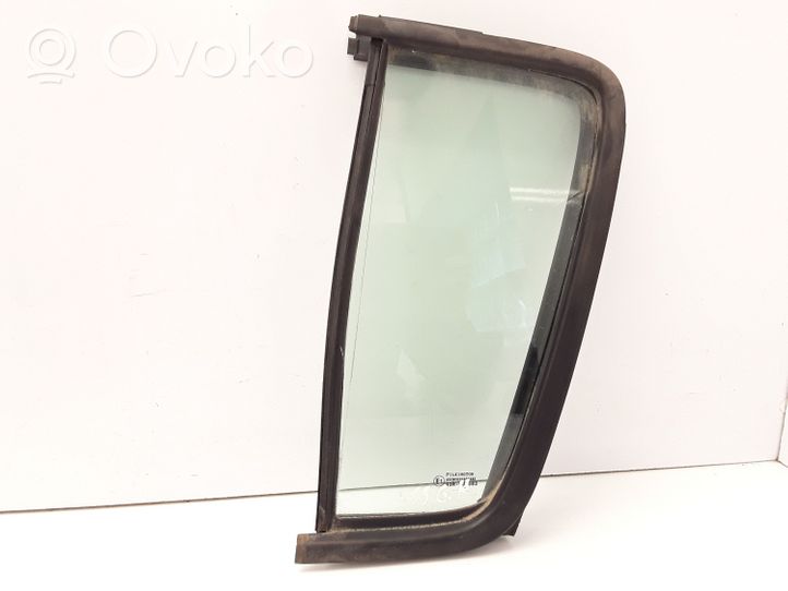 Suzuki Swift Ventanilla de ventilación de la puerta trasera 43R001583