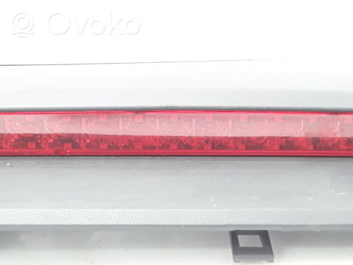 Hyundai Grandeur Third/center stoplight 927013L0