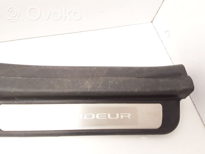 Hyundai Grandeur Rear sill trim cover 