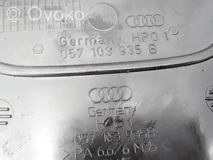 Audi A8 S8 D2 4D Osłona górna silnika 057103935B