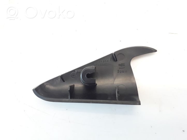 Seat Toledo III (5P) Takaoven verhoilu 5P0839971