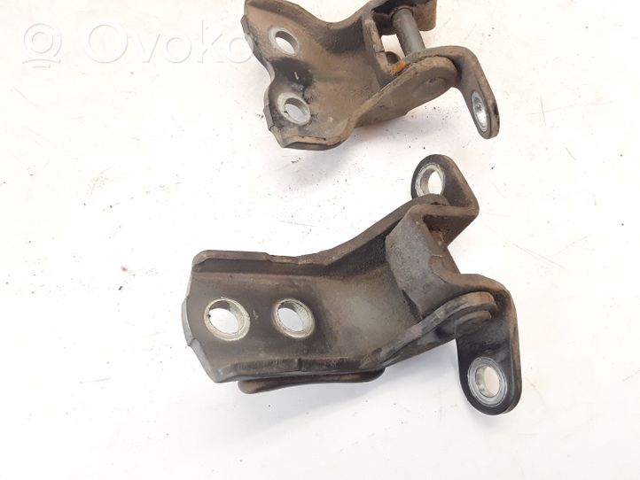 Toyota Avensis T250 Set di cerniere portiera anteriore 