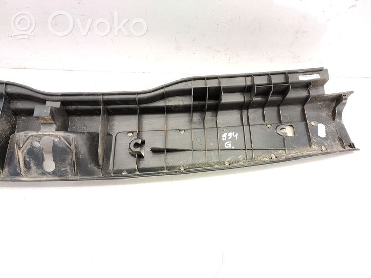 Toyota Avensis T250 Bagažinės slenksčio apdaila 5838705090