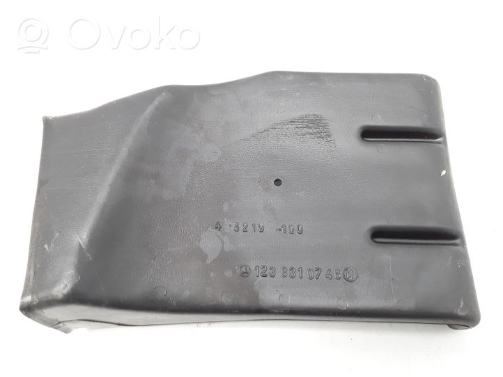 Mercedes-Benz W123 Salono oro latakas (-ai) 1238310746