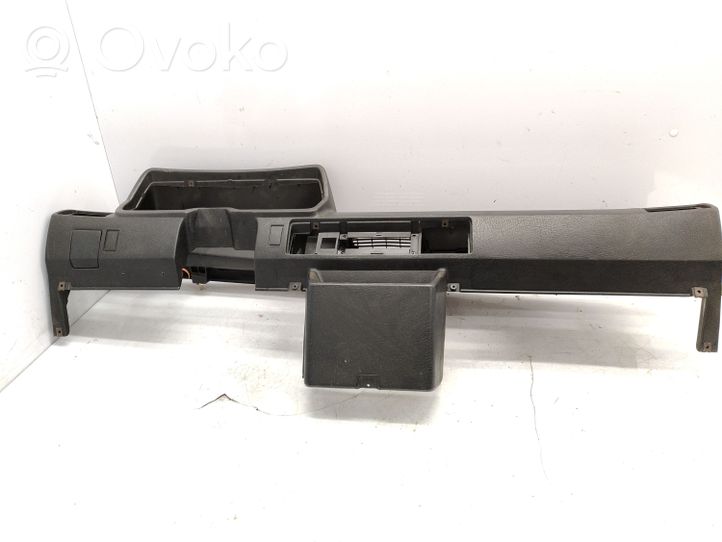 Volkswagen Polo II 86C 2F Dashboard 867857053A