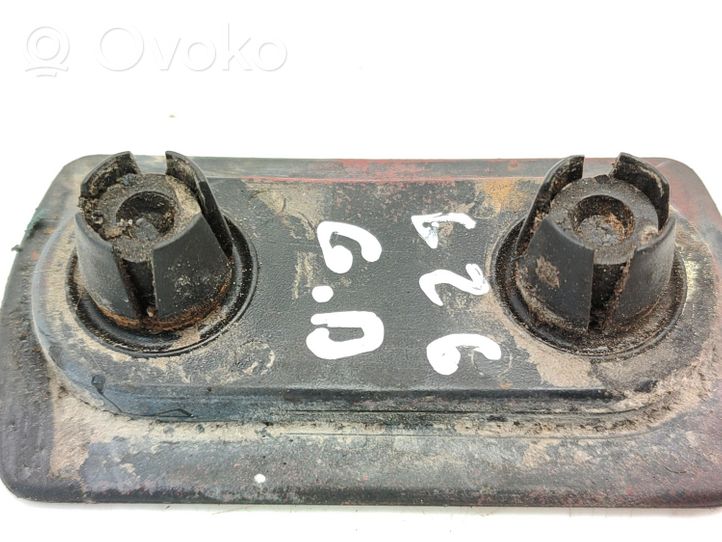 Volkswagen Polo II 86C 2F Support de coin de pare-chocs 873807193