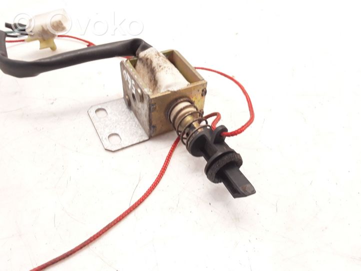 Alfa Romeo 166 Fuel tank cap lock motor 60621031