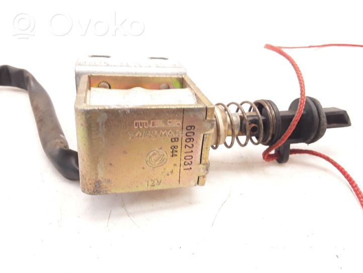 Alfa Romeo 166 Fuel tank cap lock motor 60621031