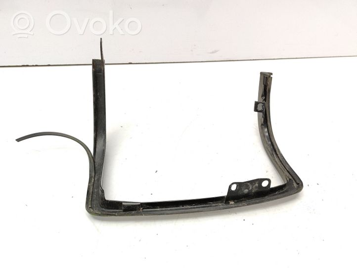 Mazda 929 Galinio žibinto detalė 15146L