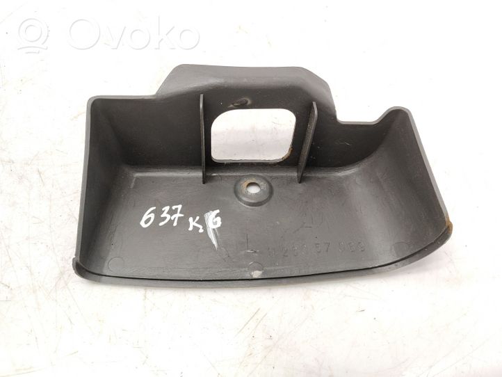 Mazda 929 Cornice di rivestimento della regolazione del sedile della portiera anteriore H26057069