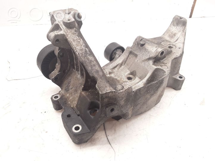 BMW 1 E81 E87 Support de générateur / alternateur 13992010