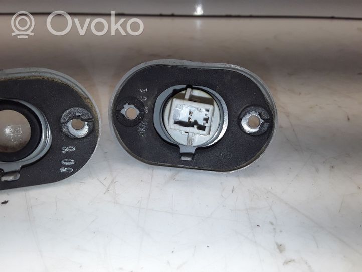 Hyundai Elantra Lampa oświetlenia tylnej tablicy rejestracyjnej 92501296