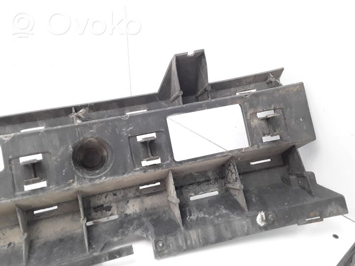 Volvo S40, V40 Support de pare-chocs arrière 804612