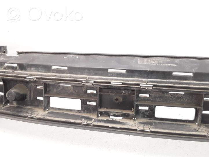 Volvo S40, V40 Support de pare-chocs arrière 804612