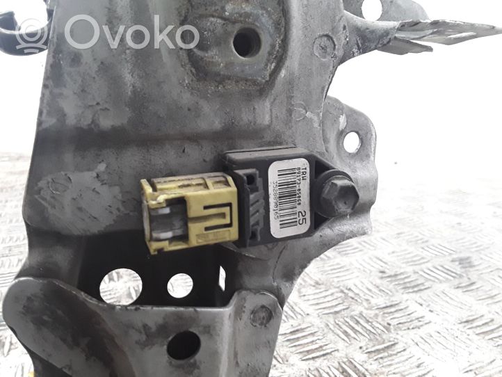 Toyota Avensis T270 Jäähdyttimen alatuen suojapaneeli 8917305060