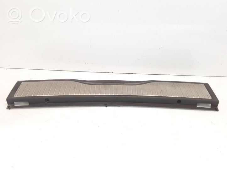 Opel Zafira B Trunk/boot sill cover protection 322225228