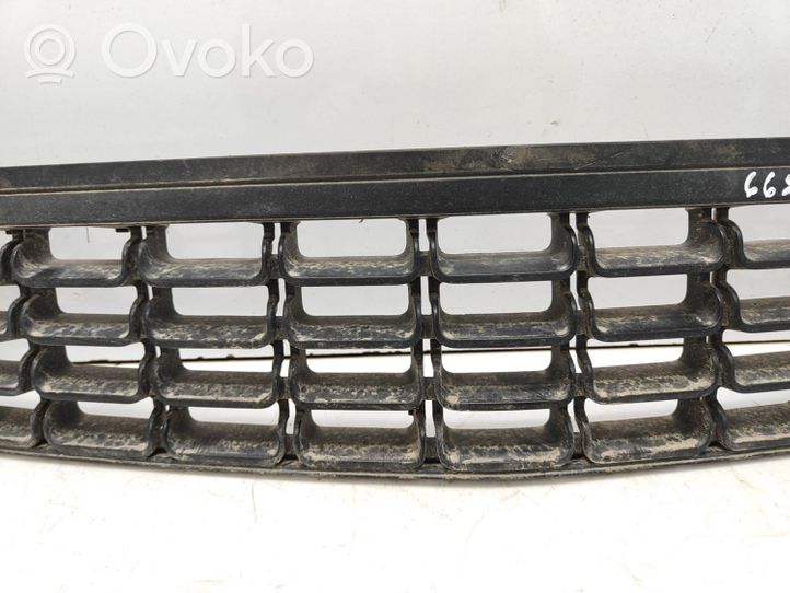 Opel Astra J Grotelės apatinės (trijų dalių) 13266567