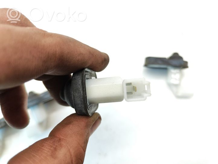 Suzuki SX4 Priekšpusē durvju atvēršanas / aizvēršanas sensors (pīkstulis) 