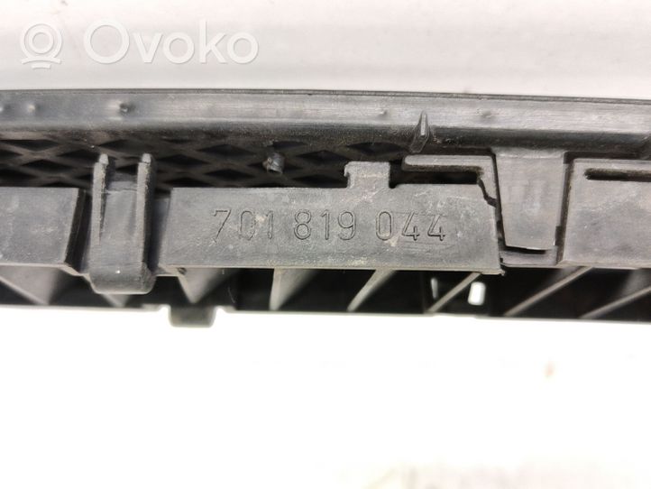 Volkswagen Transporter - Caravelle T4 Kratka wlotu powietrza na maskę 701819044