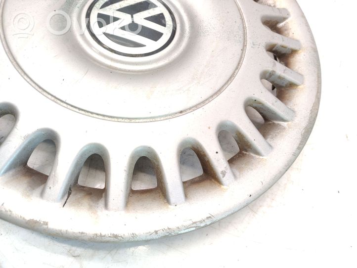 Volkswagen Transporter - Caravelle T4 R15 wheel hub/cap/trim 7D0601147A