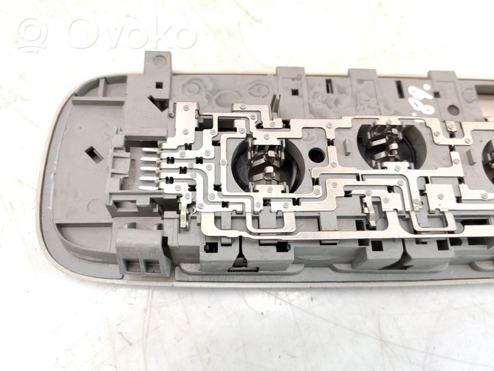 Volkswagen PASSAT CC Illuminazione sedili posteriori 3C0947291E