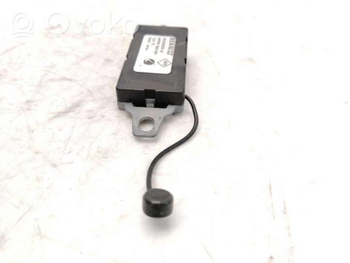 Renault Laguna III Amplificateur d'antenne 282300002R