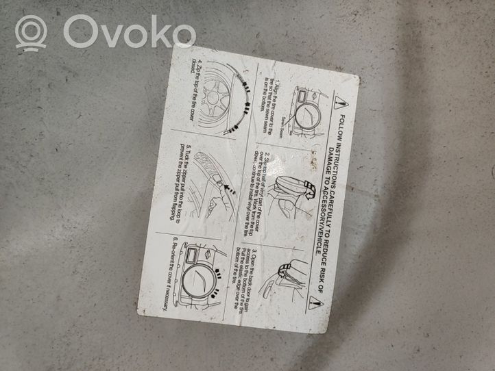 Toyota RAV 4 (XA30) Tvirtinimo komplektas (atsarginio rato) 1F7
