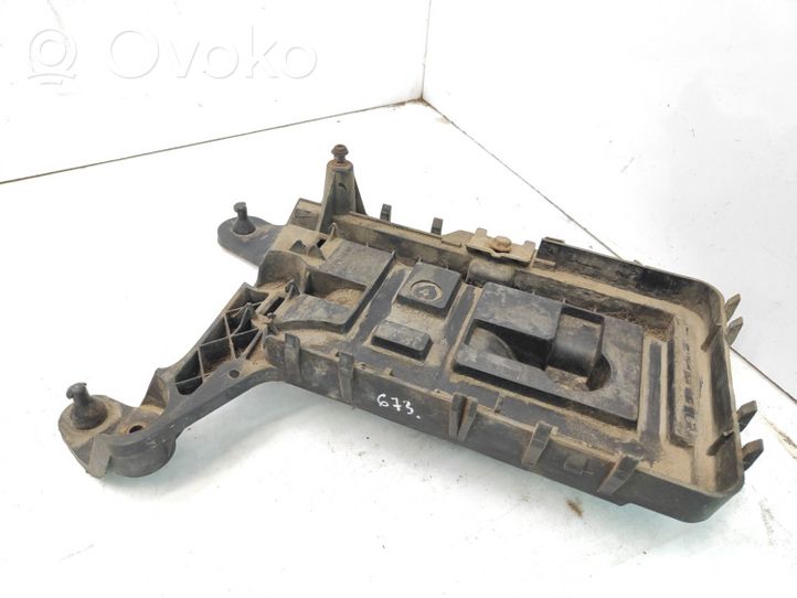 Volkswagen Caddy Battery tray 1K0915333B