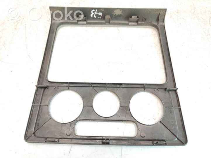 Volkswagen Caddy Console centrale, commande chauffage/clim 2K0858061