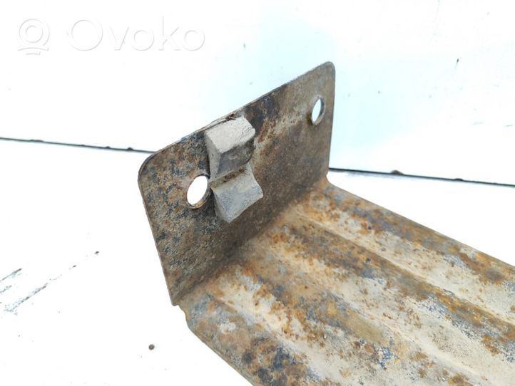 Volkswagen Caddy Spare wheel mounting bracket 