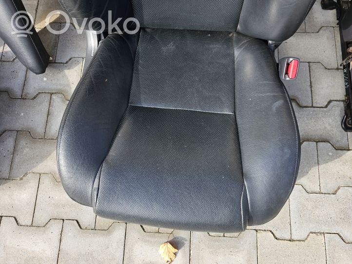 Toyota Avensis T250 Fotele / Kanapa / Komplet 