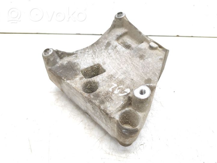 BMW Z4 E85 E86 Staffa di montaggio del compressore dell’A/C 7512556