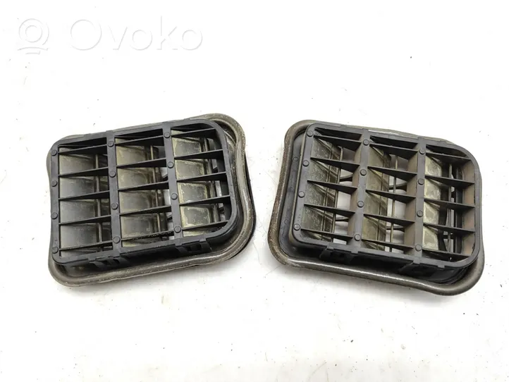 BMW Z4 E85 E86 Quarter panel pressure vent 6909340