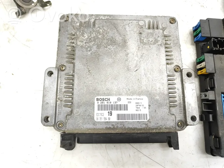 Citroen Xsara Picasso Komputer / Sterownik ECU i komplet kluczy 0281010137