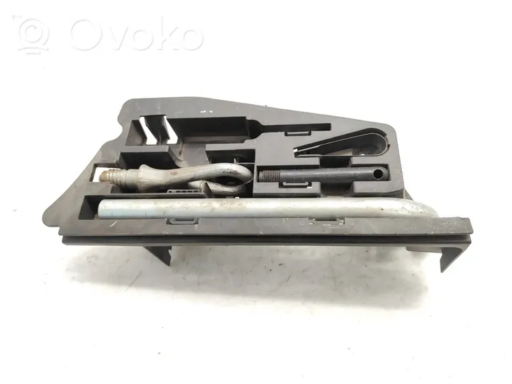 Audi A6 S6 C6 4F Supporto di montaggio ruota di scorta 4F5012111