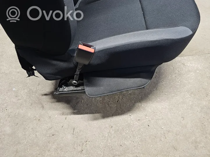 Dacia Duster II Asiento delantero del conductor 