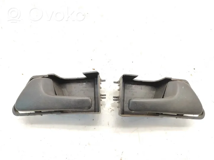 Volkswagen Golf III Front door interior handle 1H0837141