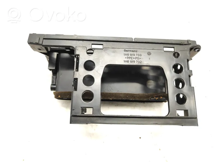 Volkswagen Golf III Griglia di ventilazione centrale cruscotto 1H6819736