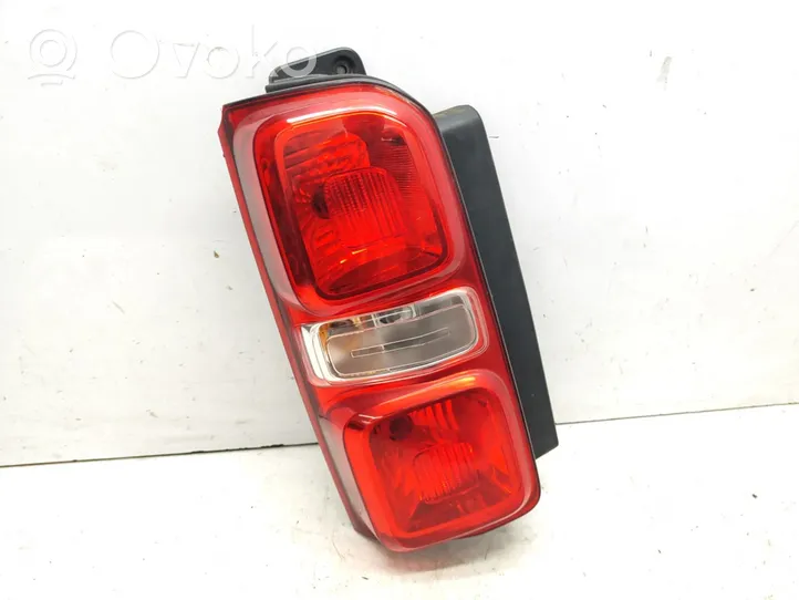 Peugeot Traveller Rear/tail lights 9808243180