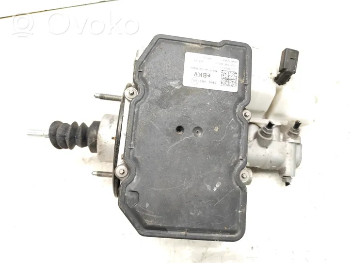 Volkswagen Golf VII Brake booster 5QE614105C