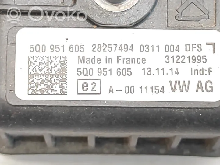 Volkswagen Golf VII Alarm system siren 5Q0951605