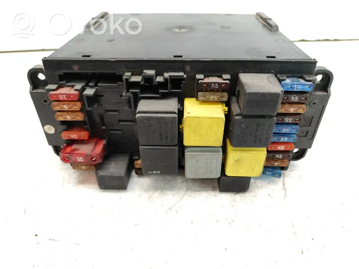 Mercedes-Benz C W203 Module de fusibles 0025459401