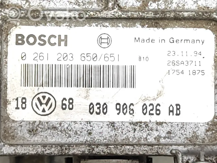 Volkswagen Golf III Sterownik / Moduł ECU 0261203650