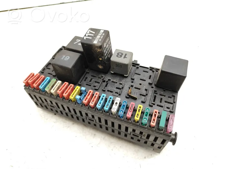 Volkswagen Golf III Fuse module 357937039