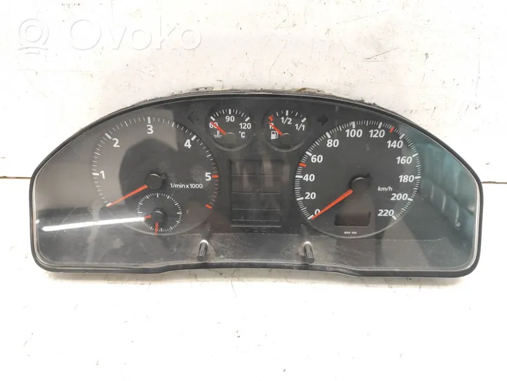 Audi A4 S4 B5 8D Compteur de vitesse tableau de bord 8D9919033A