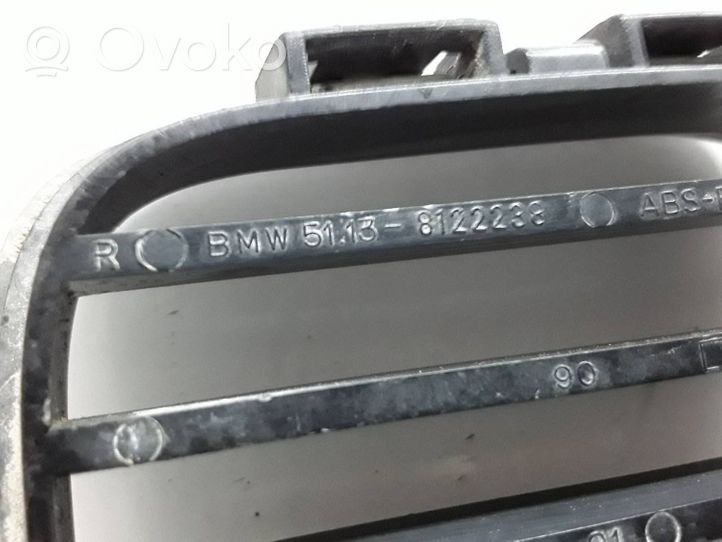 BMW 3 E36 Grille inférieure de pare-chocs avant 51138122238