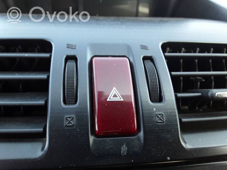 Subaru Impreza III Autres commutateurs / boutons / leviers 